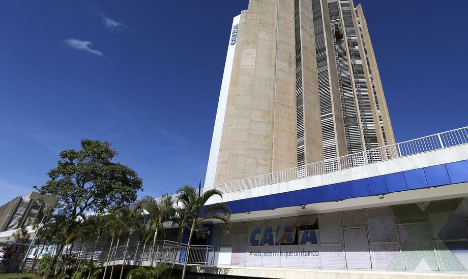 egundo o balanço divulgado hoje pela Caixa, o banco lucrou R$ 1,8 bilhão no segundo trimestre, recuo de 27,9% em relação ao resultado do primeiro trimestre