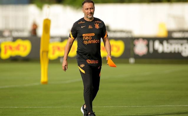 O técnico Vítor Pereira