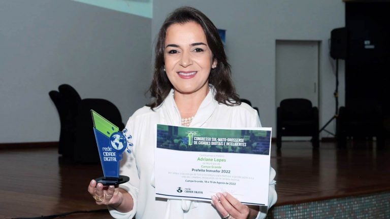 Adriane Lopes conquista prêmio de Prefeito Inovador com projeto de telemedicina