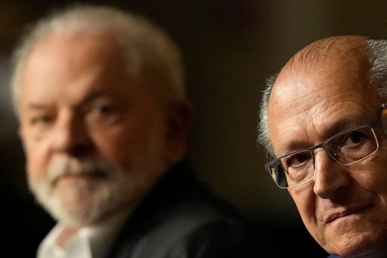 Geraldo Alckmin (PSB) foi de 'rival' a 'companheiro' de Lula (PT) na disputa pelo Planalto