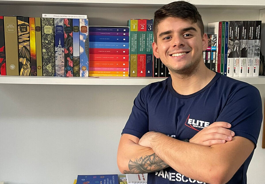 Thiago Mulim é o supervisor do pré-vestibular do Elite