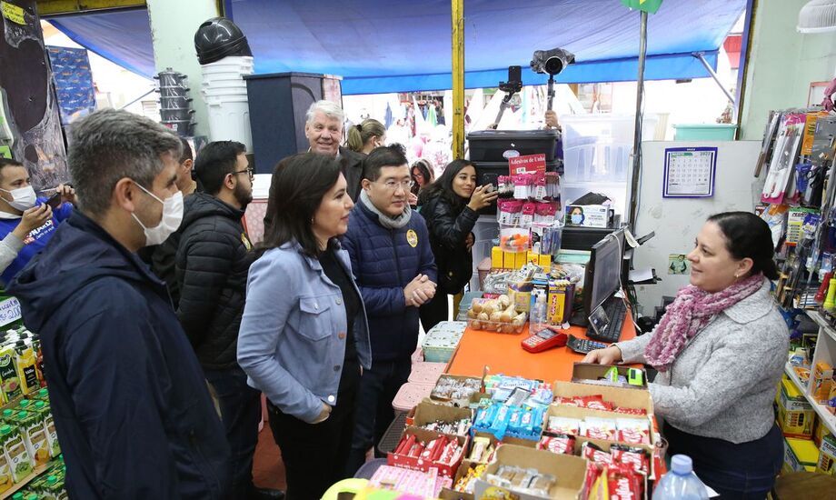 A candidata fez caminhada na manhã de hoje pelas ruas da cidade de Diadema e participou de um almoço em Santo André, ambas no ABC Paulista