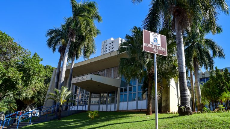 Prefeita homologa licitação e define empresa que vai reformar Teatro Octávio Guizzo