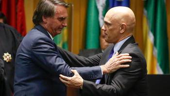 Bolsonaro confirma presença na posse de Alexandre de Moraes no TSE