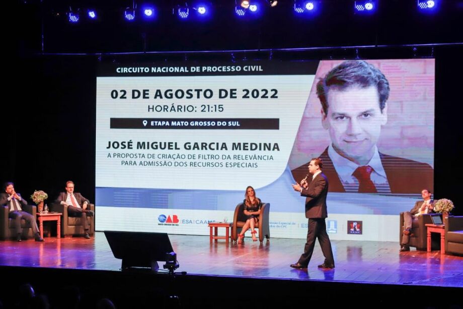 Mais de mil advogados e advogadas, estudantes de Direito, magistrados e autoridades participam da primeira etapa do Congresso Processo Civil, que teve início nesta terça-feira (2)