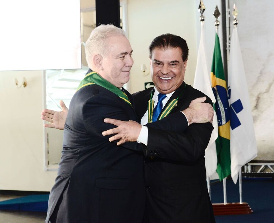 o senador Nelsinho Trad (PSD/MS) é homenageado pelo Ministério da Saúde.