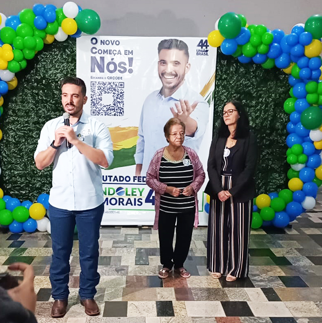 O advogado e empresário Sindoley Morais, 39 anos, se reuniu, na noite de ontem (18), no Rotary Santana de Paranaíba, na cidade de Paranaíba (MS), para o lançamento de sua candidatura