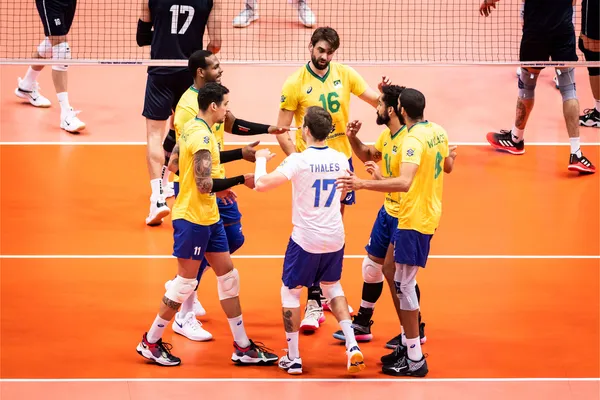 Jogadores de vôlei