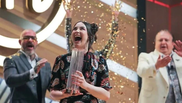 Lays celebra vitória na 9.ª temporada do MasterChef Brasil