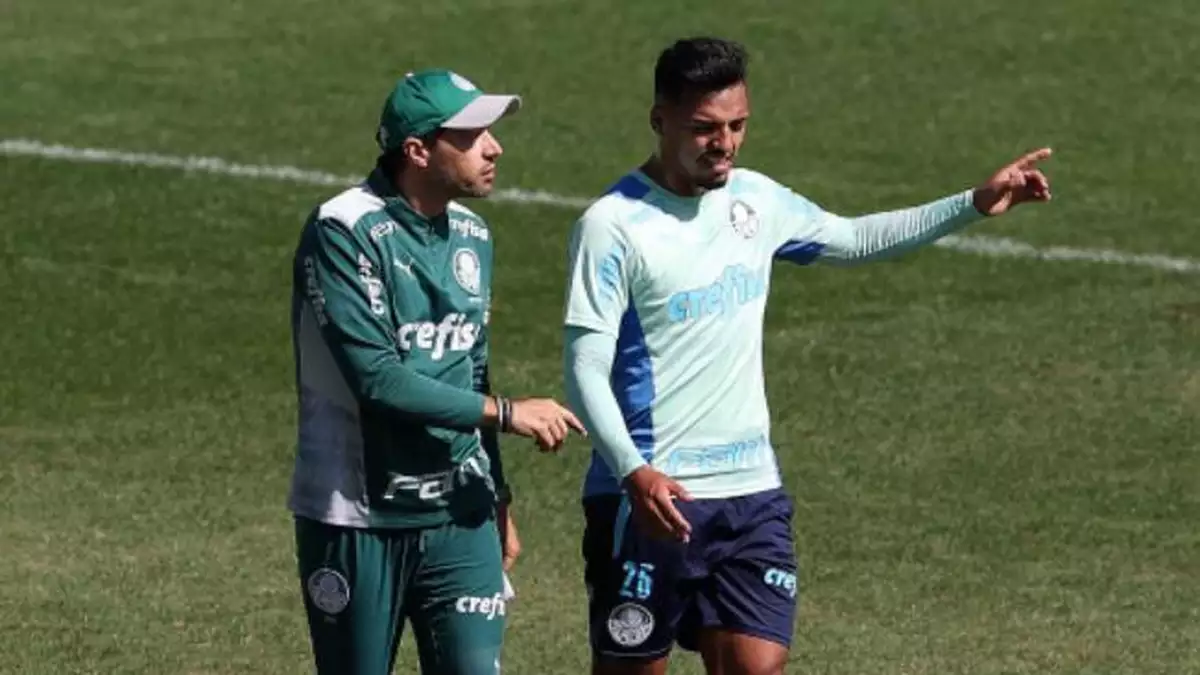Com as baixas, quem deve aparecer no time titular é o zagueiro Luan, que tem 199 partidas pelo clube palmeirense