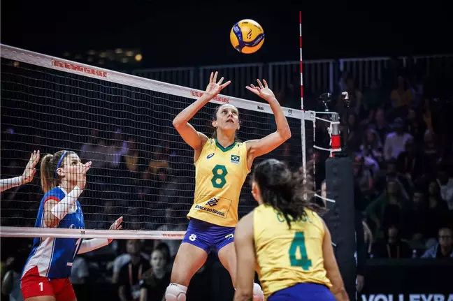 Zé Roberto vê Brasil nervoso, mas exalta vitória na estreia do Mundial de Vôlei