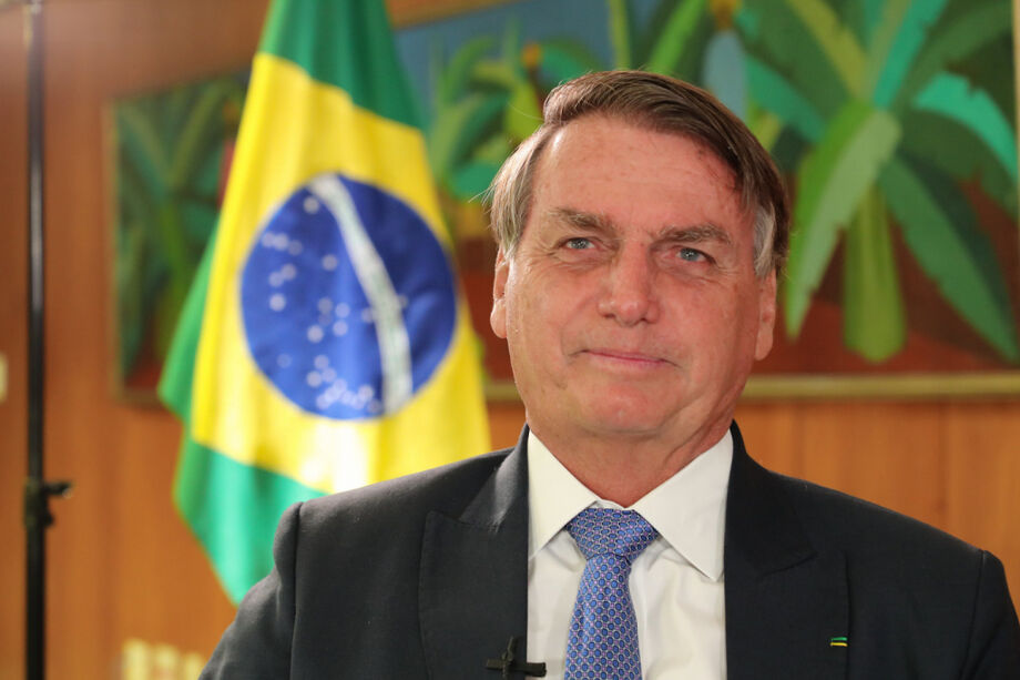 Bolsonaro fala em liberdade 'a qualquer preço' e Poderes 'dentro das 4 linhas'