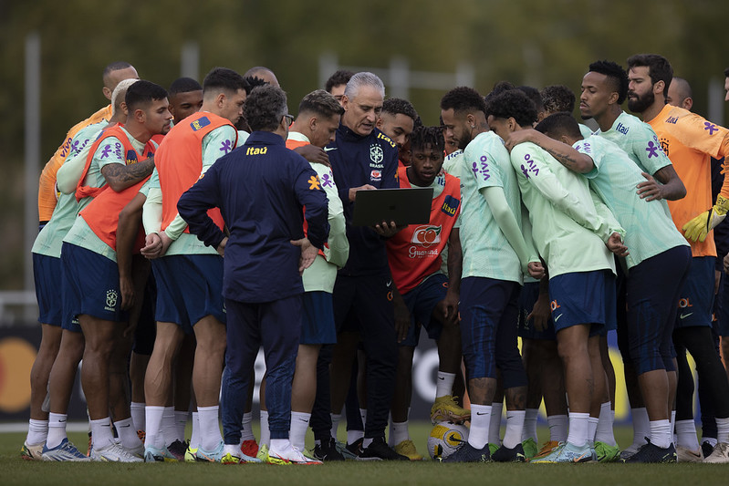 Tite define seleção brasileira com quinteto ofensivo para amistoso contra Gana