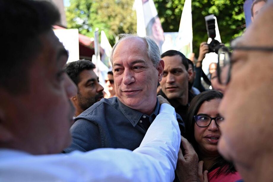 Ciro Gomes em evento de campanha no Saara, mercado popular do Rio, em 31 de agosto