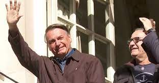 Bolsonaro faz comício a apoiadores em Londres para funeral de Elizabeth II
