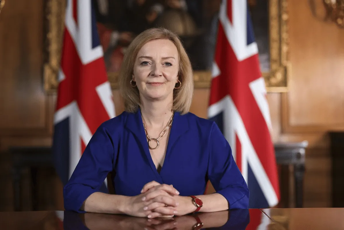 Ministra das Relações Exteriores foi nomeada vencedora na disputa para substituir Boris Johnson como líder do Partido Conservador e o primeira-ministra da nação