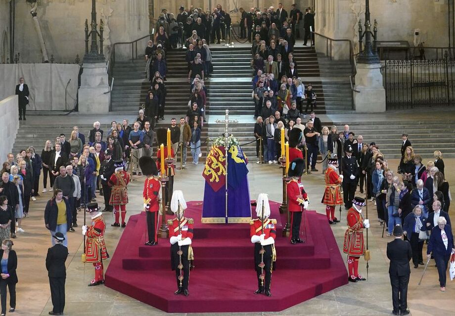Filas quilométricas marcam a despedida da rainha Elizabeth II, em Westminster Hall, no Palácio de Westminster, em Londres