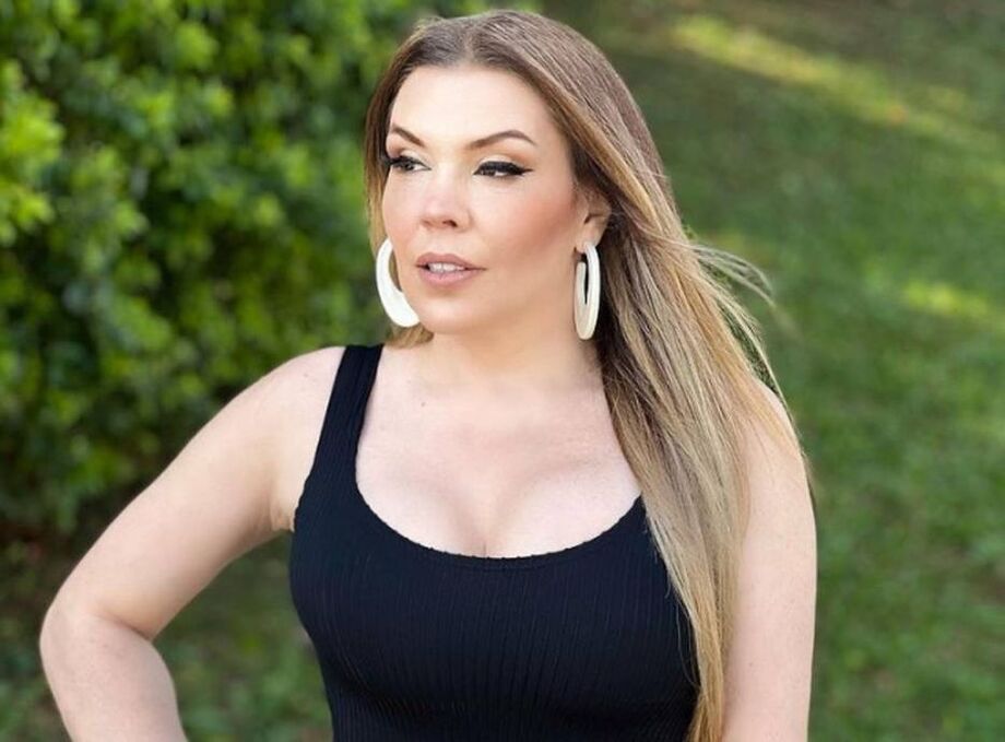 Simony está em tratamento contra um câncer no intestino