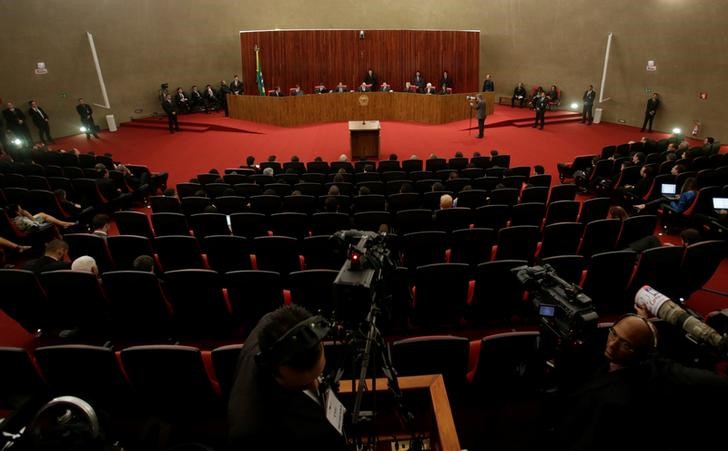 TSE reverte decisão e manda remover publicação bolsonarista que liga Lula ao PCC