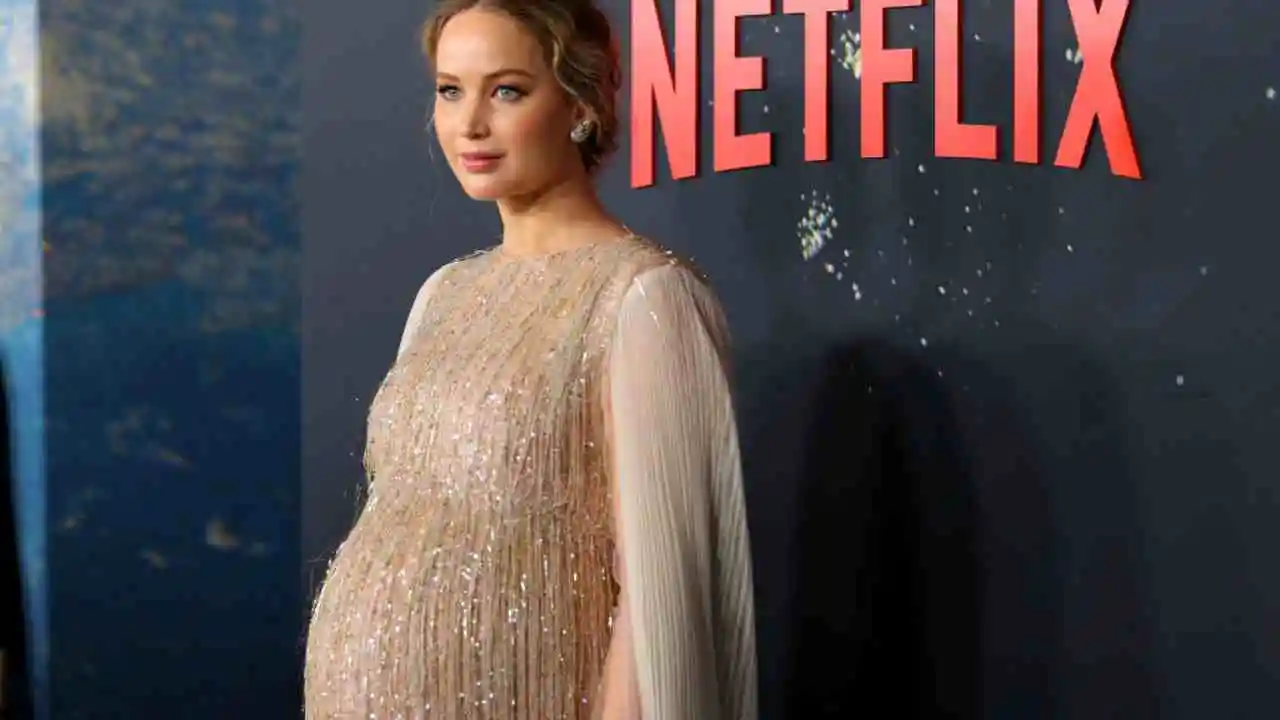 Jennifer Lawrence revela ter passado por dois abortos antes do primeiro filho