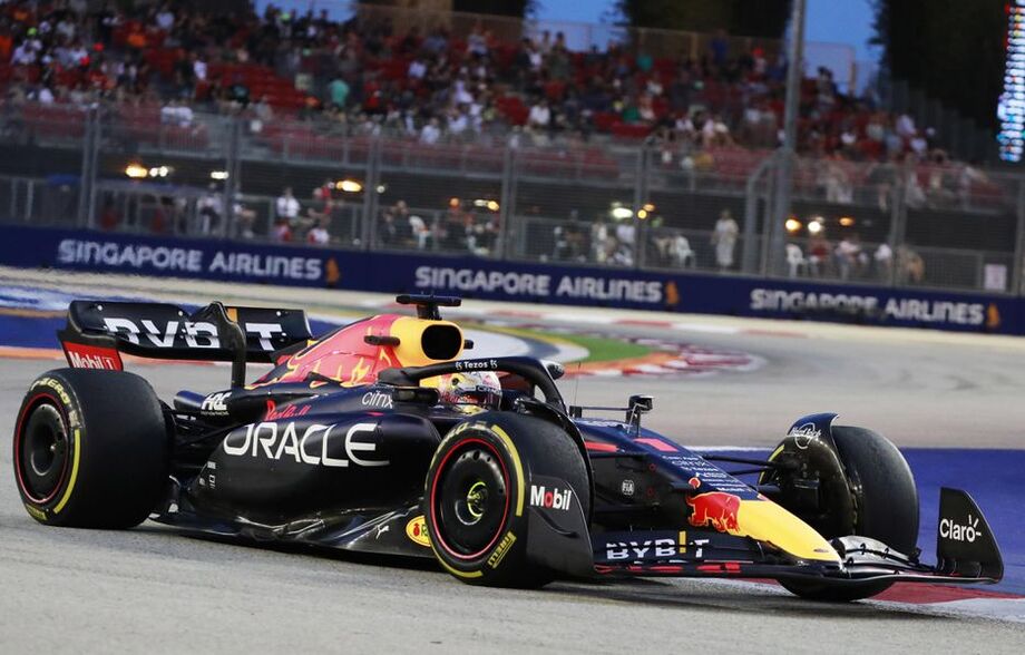 Hamilton supera Verstappen no 1º treino livre do GP de Cingapura