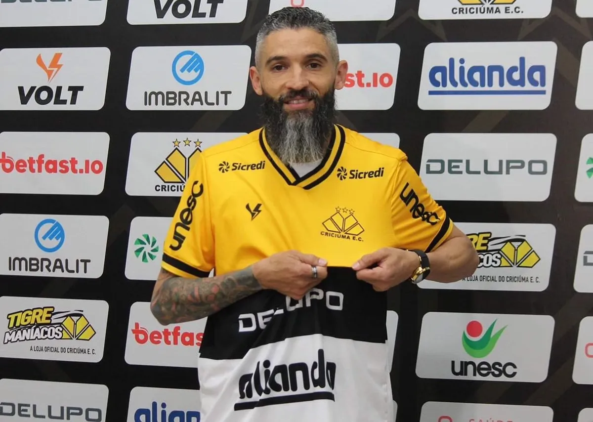 TONY CARVALHO