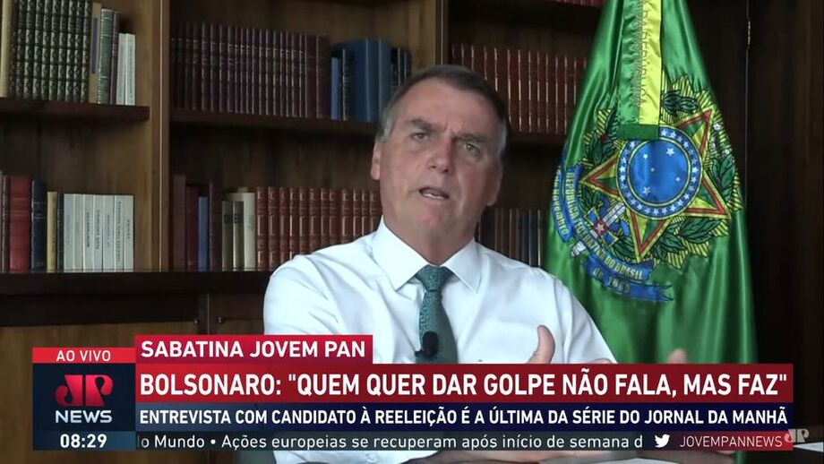 O presidente Jair Bolsonaro em entrevista à Jovem Pan na manhã desta terça-feira, 6.