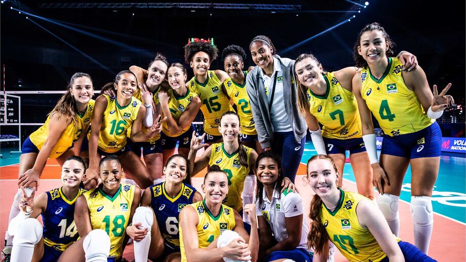 Seleção feminina de vôlei