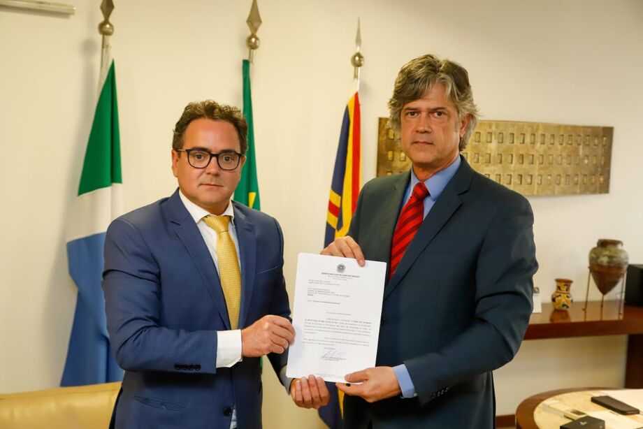 Presidente da OAB/MS, Bitto Pereira e o Desembargador André Luís Moraes de Oliveira do TRT-24