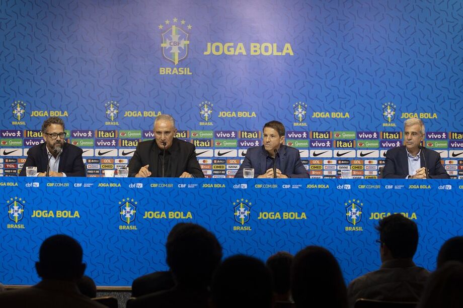Tite divulgou nesta sexta-feira a lista com os 26 convocados da seleção brasileira para os amistosos contra Tunísia e Gana