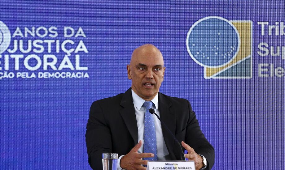 No domingo (2), eleitores de diversas seções eleitorais em todo o país reclamaram de imensas filas para votar