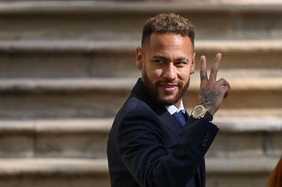 Neymar está sendo julgado na Espanha por irregularidades na transferência do Santos para o Barcelona