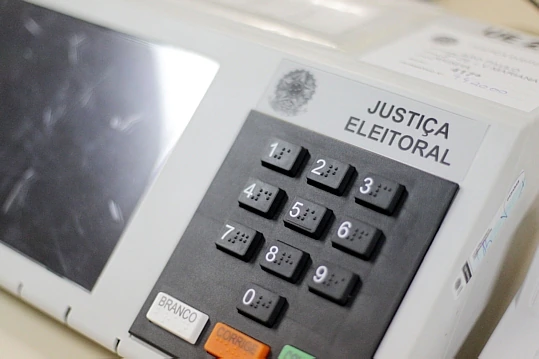 A regra valeSó em capitais, PL e PT gastaram mais do que 'fundão' de 21 partidos para eleitores a partir de cinco dias antes das eleições