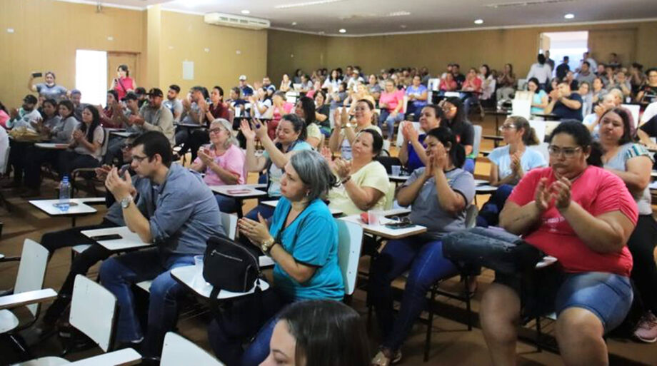Agentes de saúde nesta terça-feira em Dourados