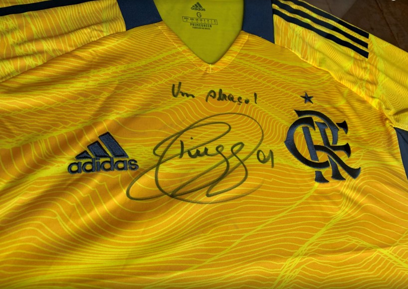 Camisa autografata pelo jogador Diego Alves
