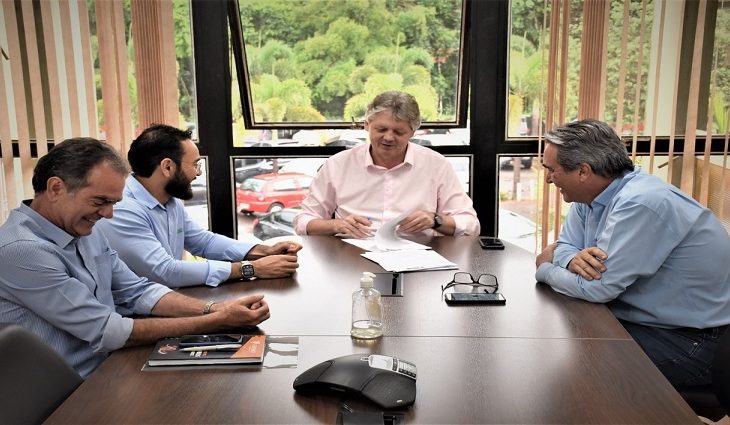O superintendente de Agricultura e Pecuária, Rogério Beretta, presidente da Aprosoja, André Dobashi, secretário Jaime Verruck e o superintendente de Finanças da Semagro, Edson Gênova.