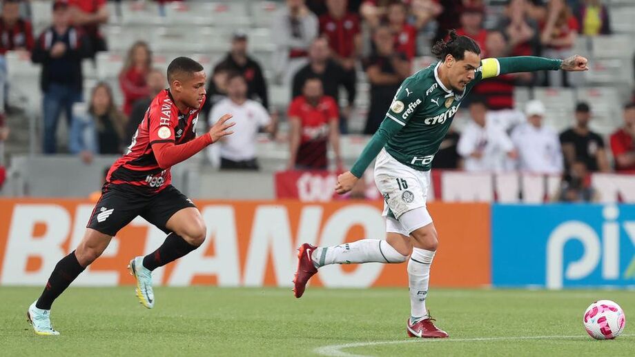 Gustavo Gómez marcou o terceiro gol do Palmeiras em Curitiba