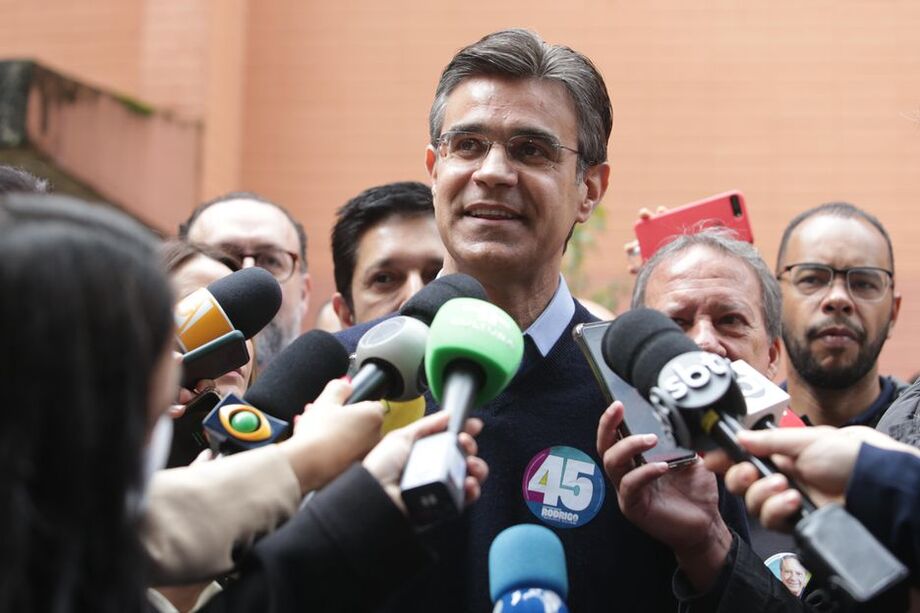 Governador Rodrigo Garcia (PSDB) está fora do segundo turno em São Paulo
