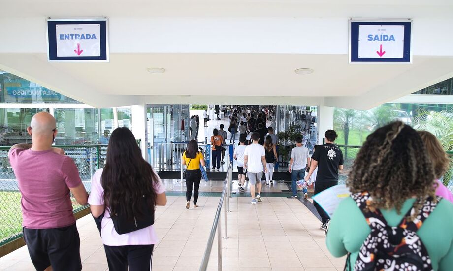 Diante de relatos de estudantes nas redes sociais sobre dificuldades para acessar o sistema, o Inep negou problemas