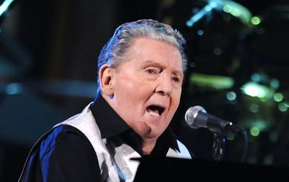 Morre Jerry Lee Lewis, um dos pioneiros do rock and roll, aos 87 anos