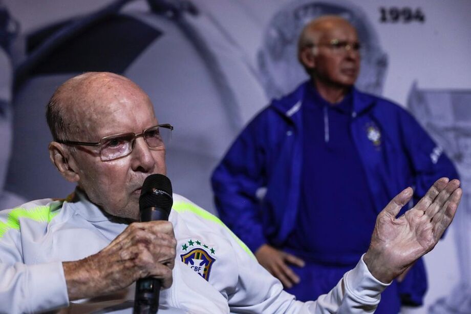 Zagallo, ex-jogador e ex-treinador da seleção brasileira, ganhou estátua no Museu da Seleção Brasileira