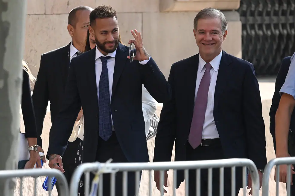 Julgamento de Neymar por suposta fraude e corrupção na transferência do Santos para o Barcelona