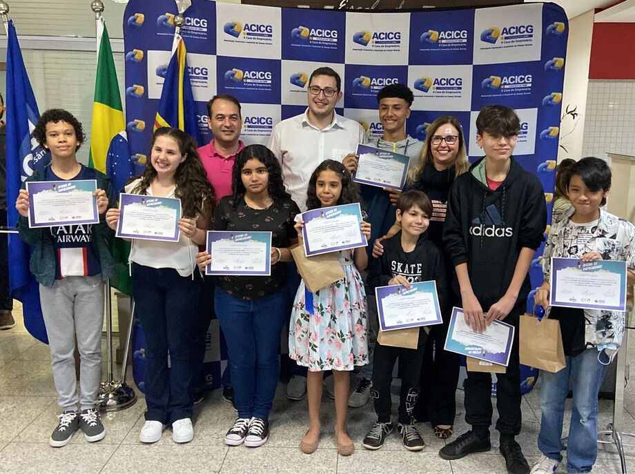 A Feira do Empresarinho é a conclusão da Oficina do Empresarinho, em parceria com a Escola Gappe, a ACICG recebeu filhos de empresários para oficinas cheias de conhecimento.