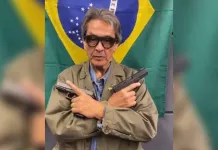 O ex-parlamentar está em prisão domiciliar.