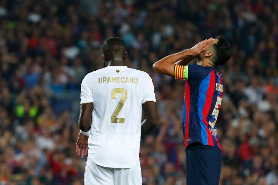 Sergio Busquets lamenta derrota do Barcelona diante de seus torcedores