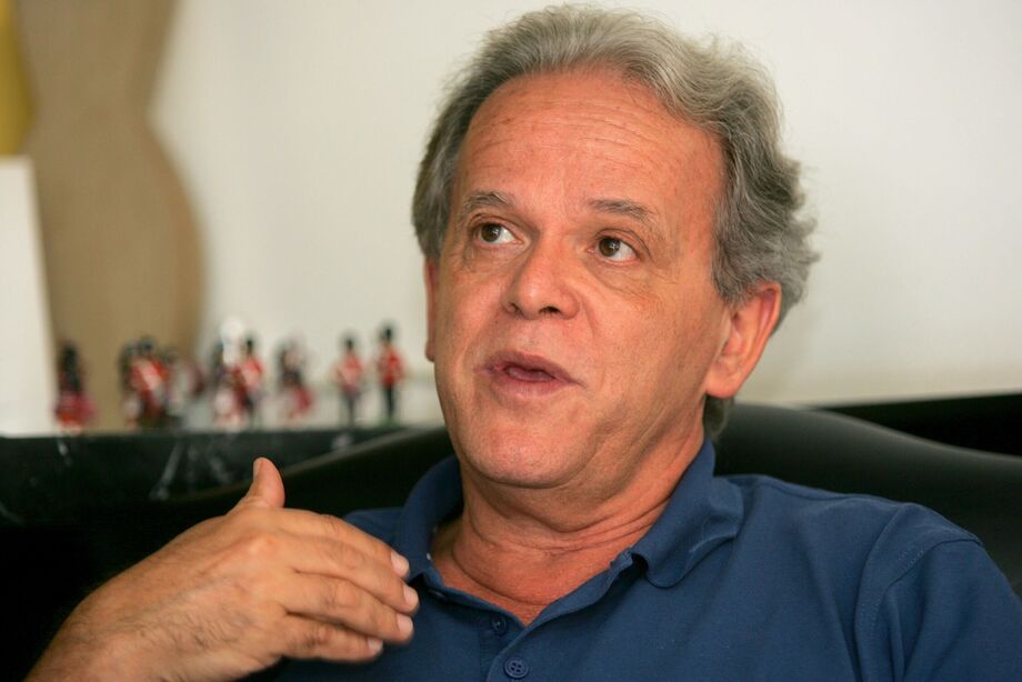 'A raiva contra Bolsonaro afetou previsões econômicas', diz Mendonça de Barros