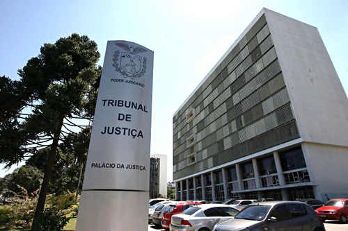 Um dos fundamentos do decreto é a equiparação entre os juízes estaduais e os federais e trabalhistas