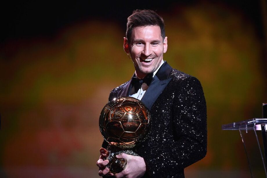 Com sete bolas de ouro, Lionel Messi é o maior vencedor da história da premiação. É a primeira vez, desde 2005, que o atacante argentino não fica entre os 30 concorrentes.