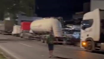 Caminhoneiros bloqueiam estradas do Brasil