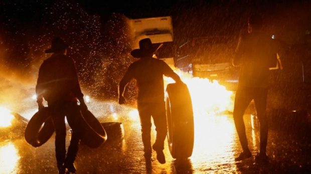 Caminhoneiros que apoiam Bolsonaro interditaram rodovias após resultado do segundo turno